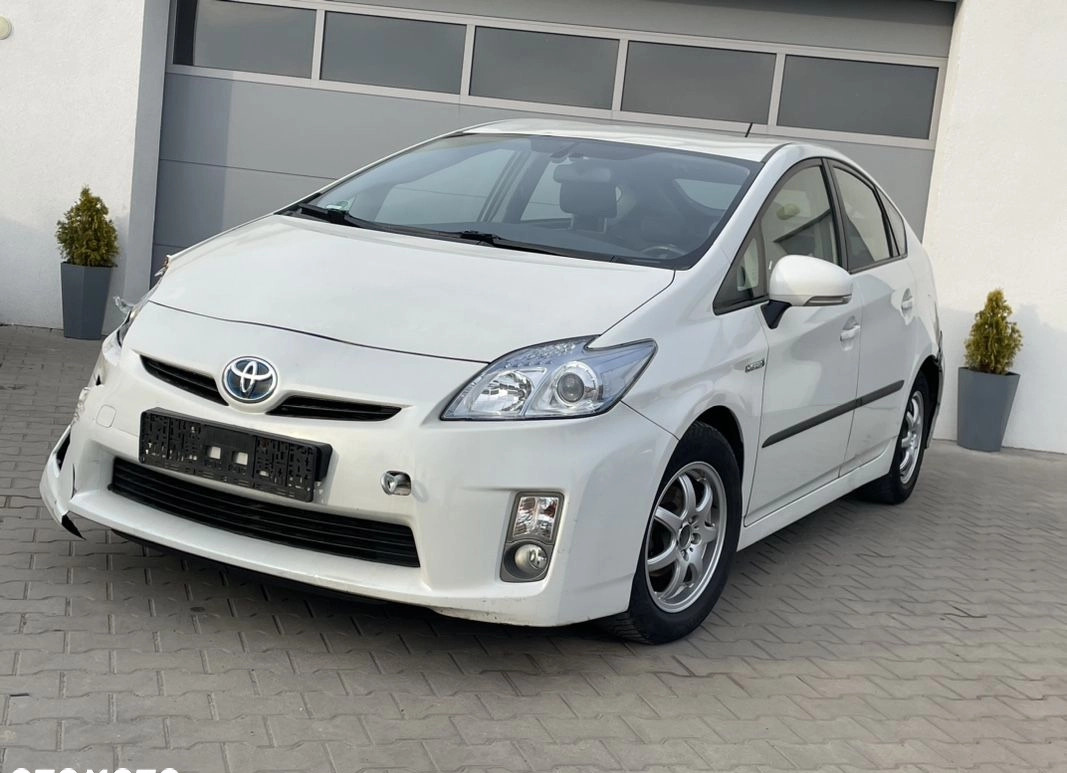 Toyota Prius cena 28900 przebieg: 300000, rok produkcji 2010 z Izbica Kujawska małe 56